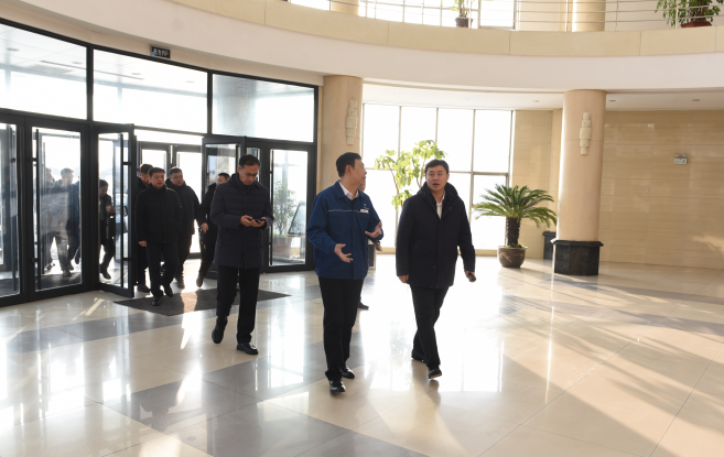 樺甸市市長修立宇蒞臨集團(tuán)公司現(xiàn)場(chǎng)辦公